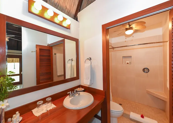 Victoria House & 5*